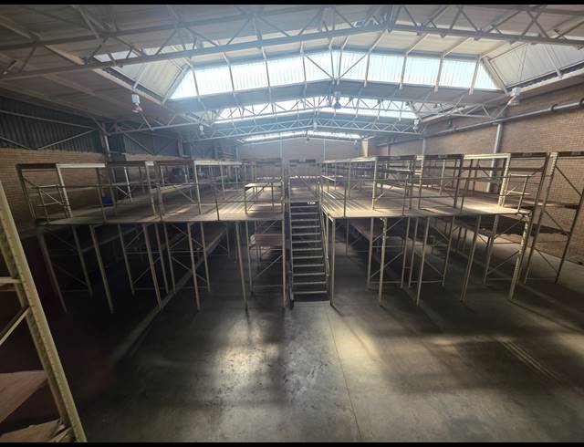 949M² WAREHOUSE TO LET IN CROWN